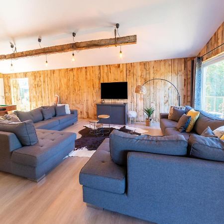 Lush Chalet Near Lake Of B Tgenbach Wirtzfeld ภายนอก รูปภาพ